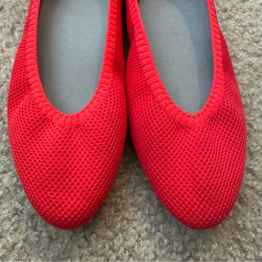 Allbirds Women's Red Flats - Picture 9 of 10
